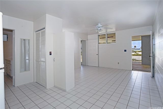 5864 Kalanianaole Highway B, Honolulu, HI 96821