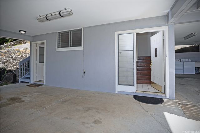 5864 Kalanianaole Highway B, Honolulu, HI 96821