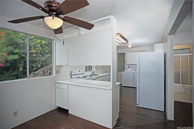 5864 Kalanianaole Highway B, Honolulu, HI 96821