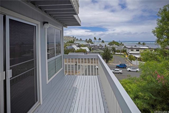 5864 Kalanianaole Highway B, Honolulu, HI 96821