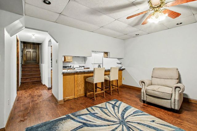 887 N 400 E, Valparaiso, IN 46383