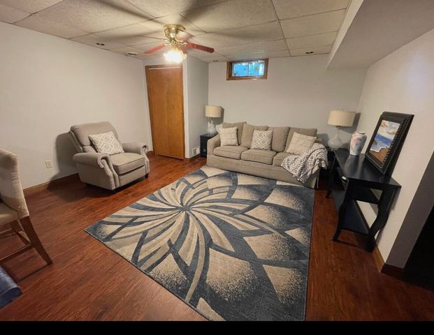 887 N 400 E, Valparaiso, IN 46383