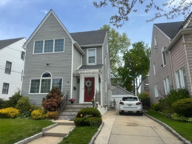 29 Carstairs Road, Valley Stream, NY 11581