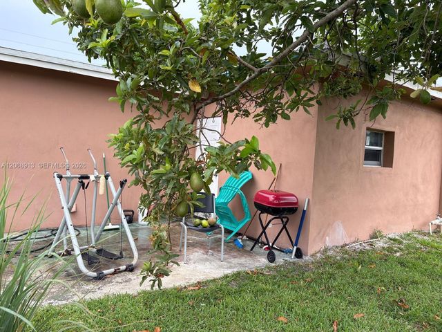 2745 NW 69th Avenue, Sunrise, FL 33313