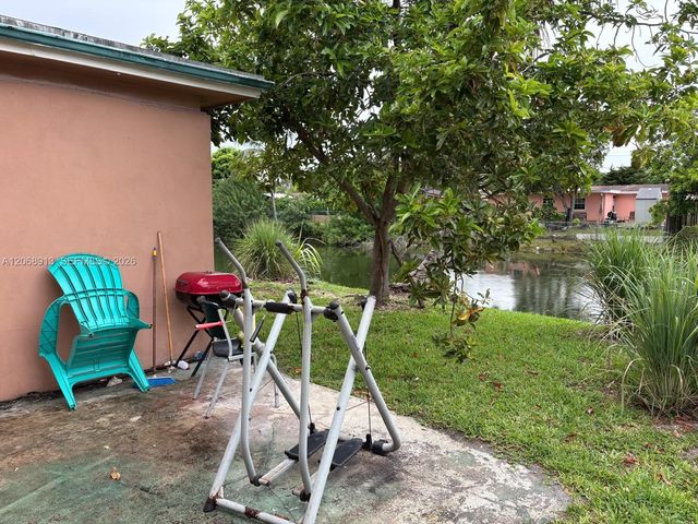 2745 NW 69th Avenue, Sunrise, FL 33313