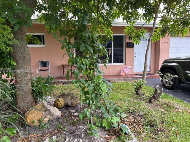 2745 NW 69th Avenue, Sunrise, FL 33313