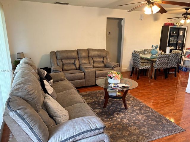 2745 NW 69th Avenue, Sunrise, FL 33313