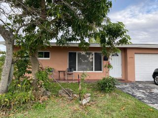 2745 NW 69th Avenue, Sunrise, FL 33313