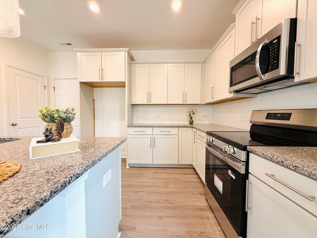 206 Uwharrie Way, Sanford, NC 27330