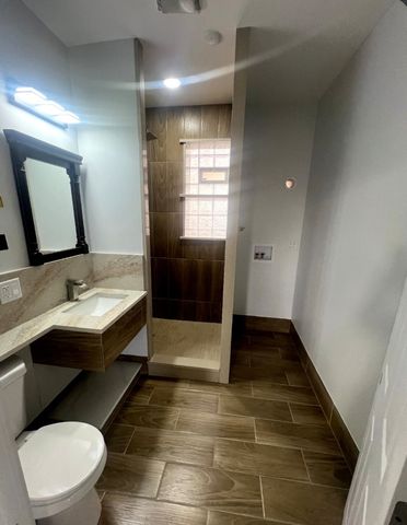 7220 S East End Avenue, Chicago, IL 60649