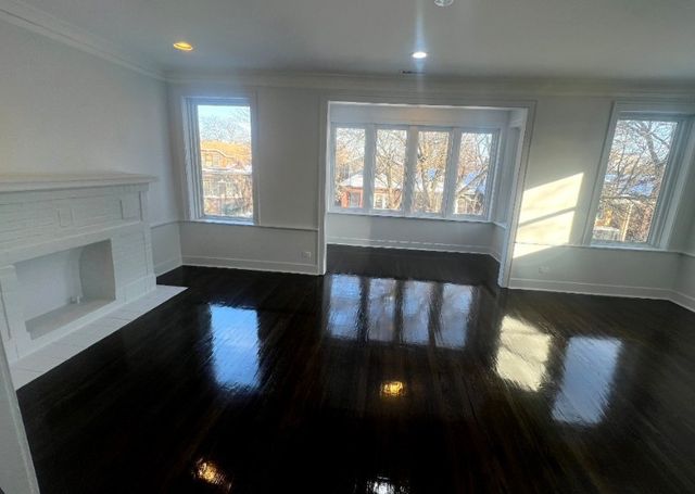 7220 S East End Avenue, Chicago, IL 60649