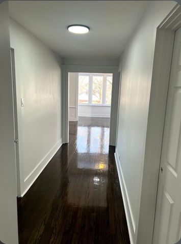 7220 S East End Avenue, Chicago, IL 60649