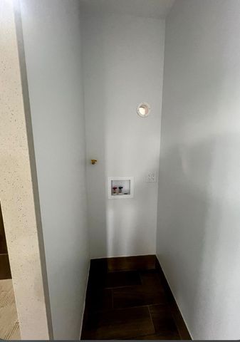 7220 S East End Avenue, Chicago, IL 60649