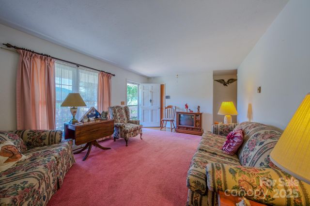 22 Dixon Terrace, Candler, NC 28715