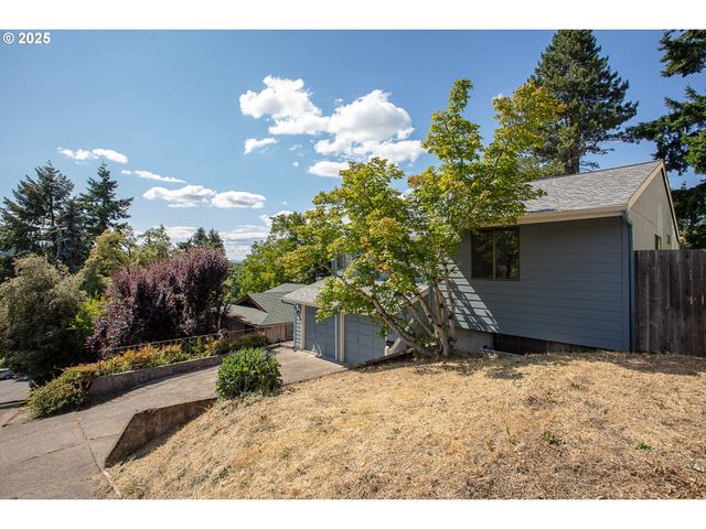 555 W 26TH Ave, Eugene, OR 97405