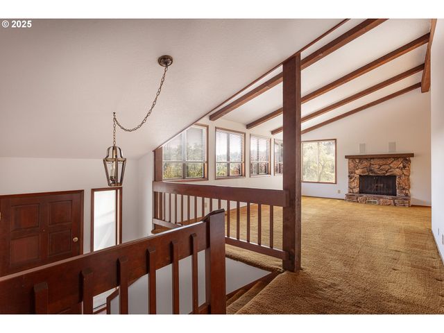 555 W 26TH Ave, Eugene, OR 97405