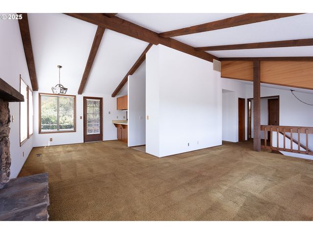 555 W 26TH Ave, Eugene, OR 97405