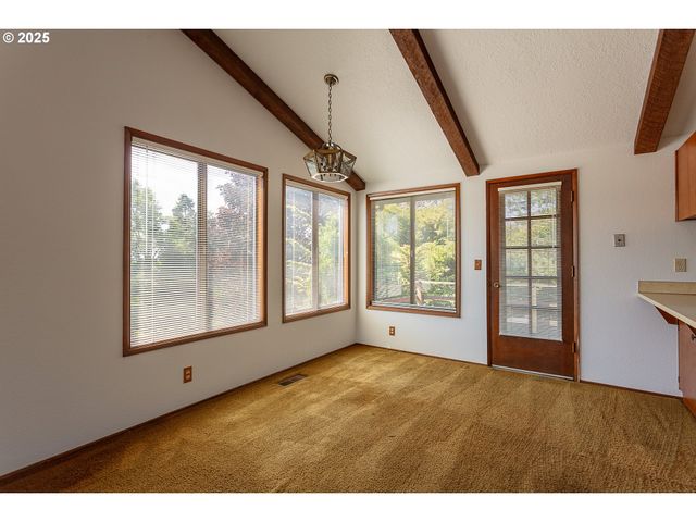 555 W 26TH Ave, Eugene, OR 97405
