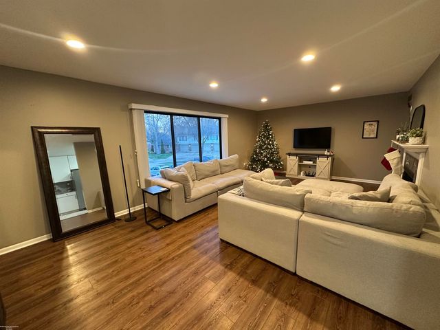 42649 Jeanette Circle 78, Clinton Township, MI 48038