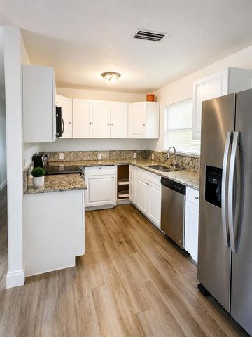 2405 N 44th Street, Fort Pierce, FL 34946