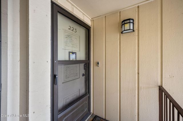 301 IBERIAN WAY, 223, Sandpoint, ID 83864
