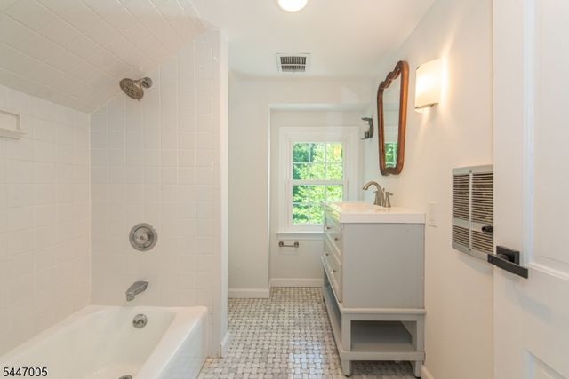 25 West Rd, Millburn Twp., NJ 07078