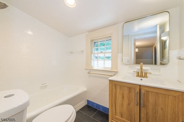 25 West Rd, Millburn Twp., NJ 07078