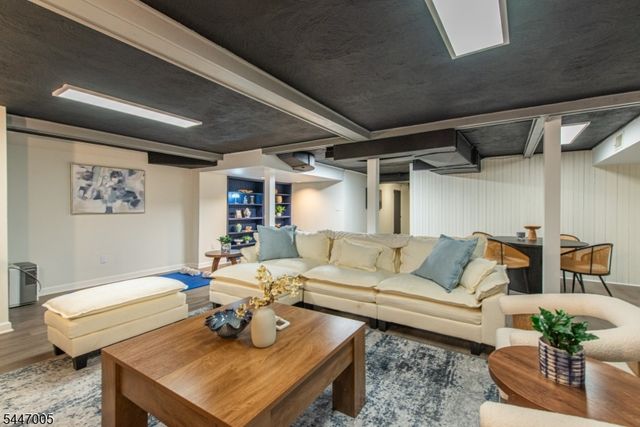 25 West Rd, Millburn Twp., NJ 07078