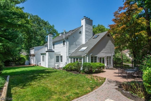 25 West Rd, Millburn Twp., NJ 07078