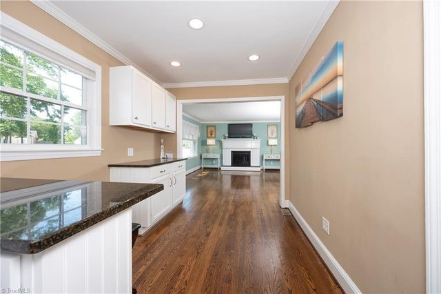 590 N Peace Haven Road, Winston-salem, NC 27104