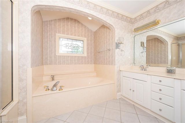 590 N Peace Haven Road, Winston-salem, NC 27104