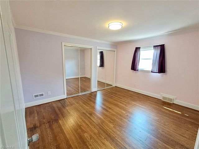 590 N Peace Haven Road, Winston-salem, NC 27104