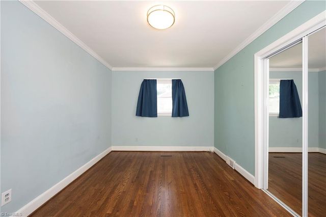 590 N Peace Haven Road, Winston-salem, NC 27104