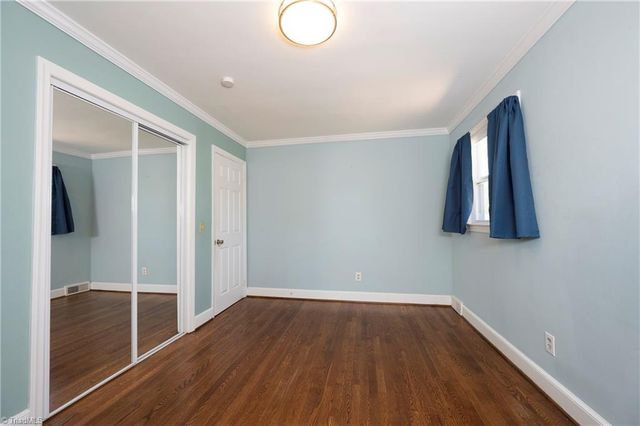 590 N Peace Haven Road, Winston-salem, NC 27104