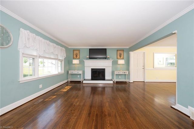 590 N Peace Haven Road, Winston-salem, NC 27104