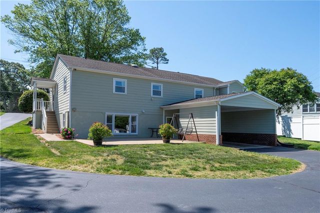 590 N Peace Haven Road, Winston-salem, NC 27104