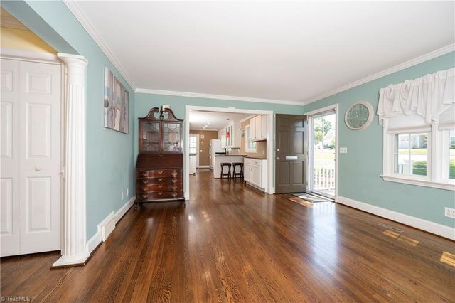 590 N Peace Haven Road, Winston-salem, NC 27104