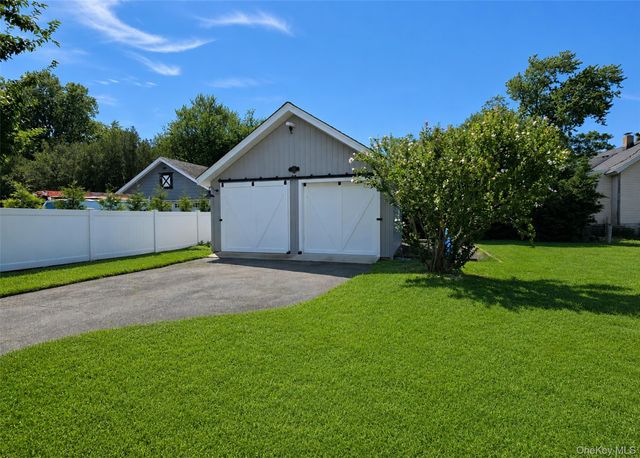 9 Ocean Avenue, Amityville, NY 11701