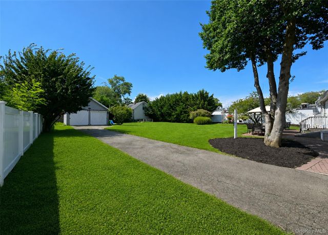 9 Ocean Avenue, Amityville, NY 11701
