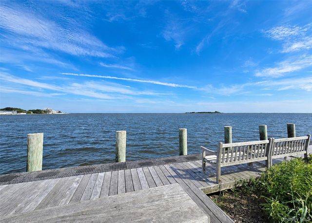 9 Ocean Avenue, Amityville, NY 11701