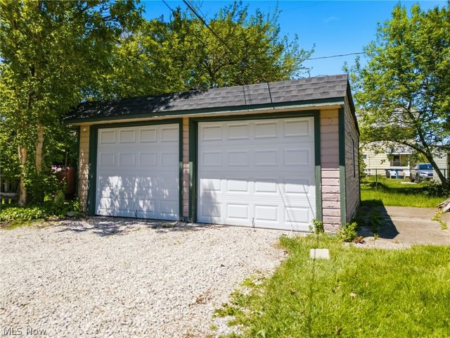 14520 Bayes Avenue, Lakewood, OH 44107