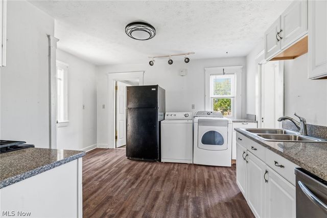 14520 Bayes Avenue, Lakewood, OH 44107