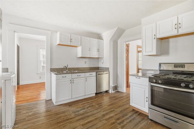 14520 Bayes Avenue, Lakewood, OH 44107