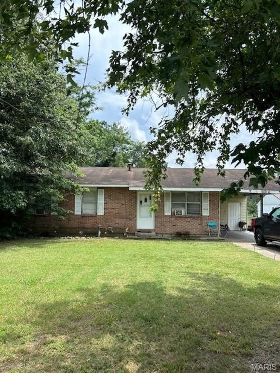 1205 W Murray Lane, Sikeston, MO 63801