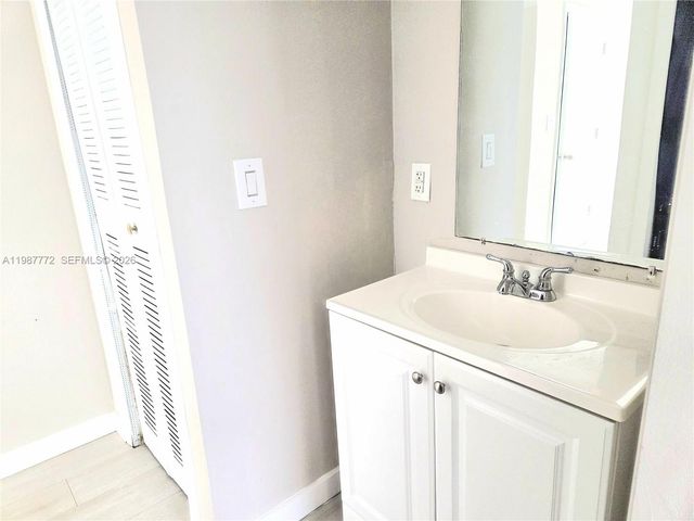 1700 NE 191st Street 100, Miami, FL 33179