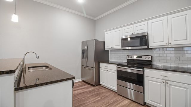 2927 Meadow Brook Trl, Tyler, TX 75701