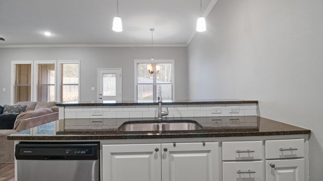 2927 Meadow Brook Trl, Tyler, TX 75701