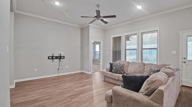 2927 Meadow Brook Trl, Tyler, TX 75701