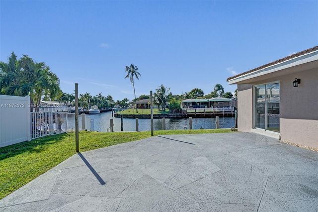 949 SE 10TH Court, Pompano Beach, FL 33060