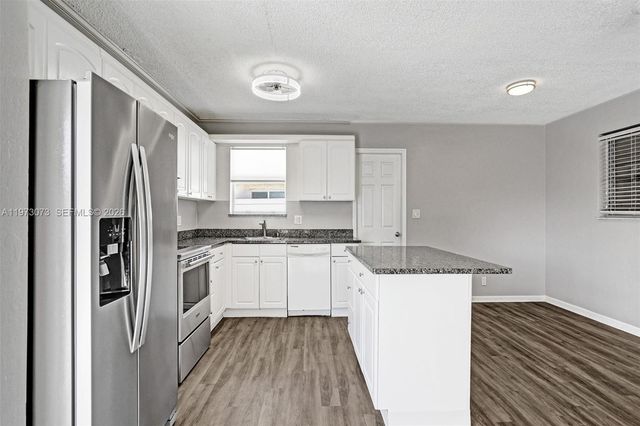 949 SE 10TH Court, Pompano Beach, FL 33060